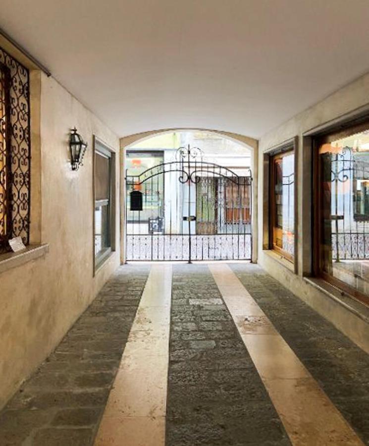 Dolfin Apartment * * * * * تريفيزو المظهر الخارجي الصورة