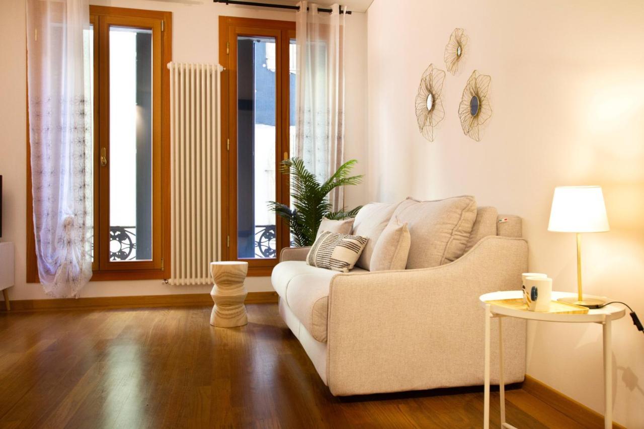 Dolfin Apartment * * * * * تريفيزو المظهر الخارجي الصورة