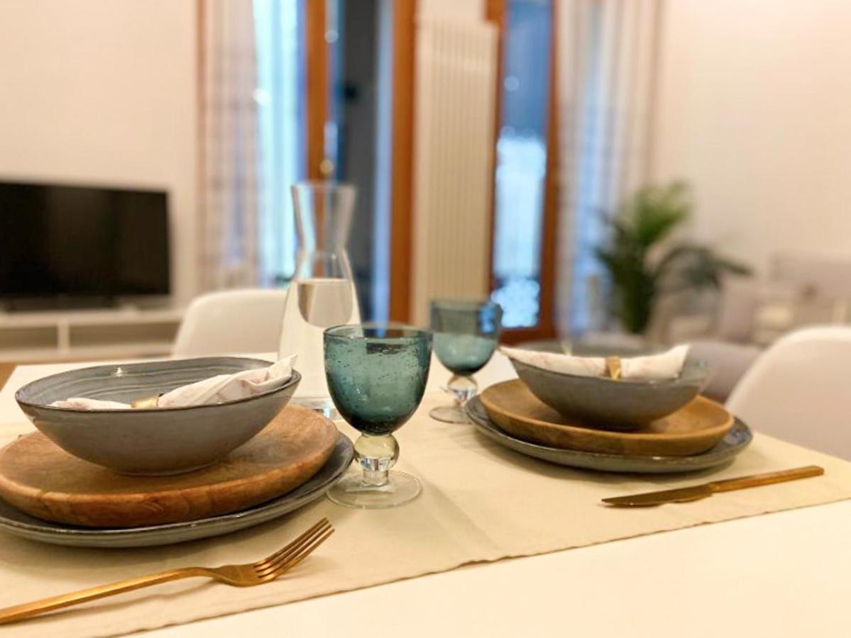 Dolfin Apartment * * * * * تريفيزو المظهر الخارجي الصورة
